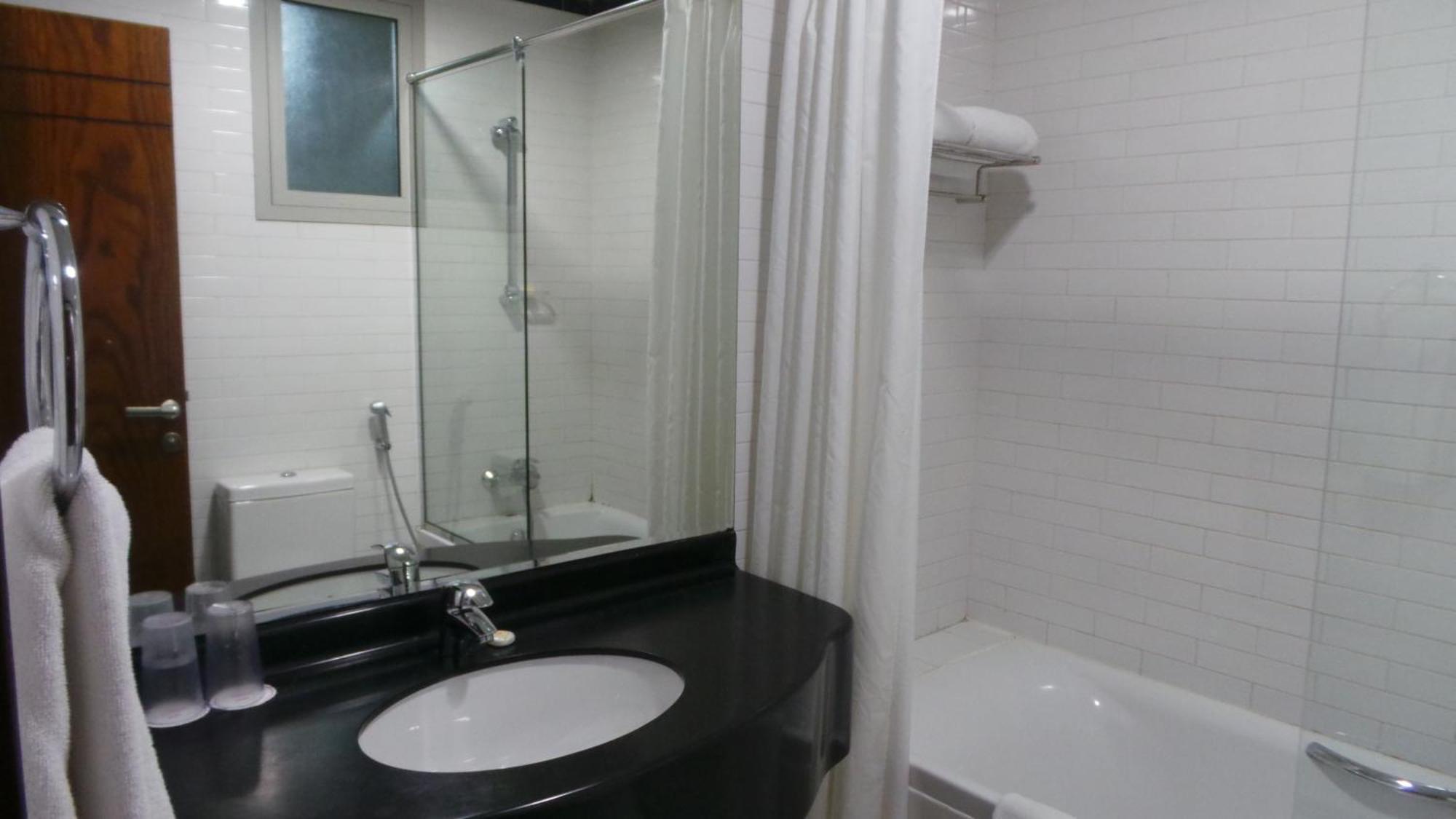 Akas-Inn Hotel Apartment Dubai Luaran gambar